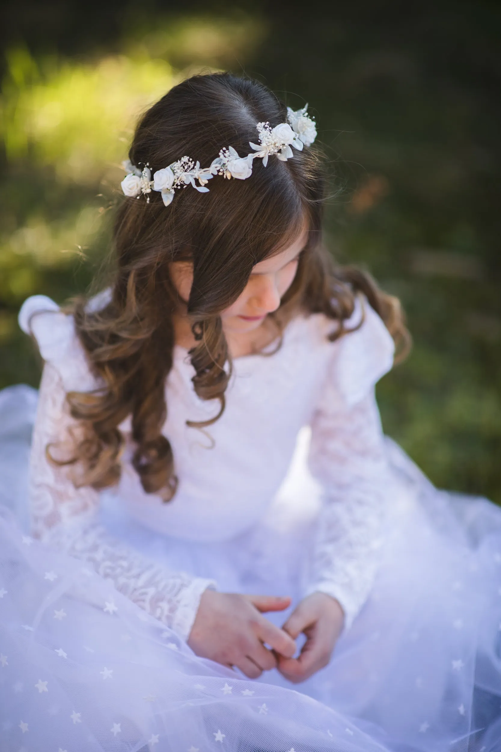 Communion wreath with white roses