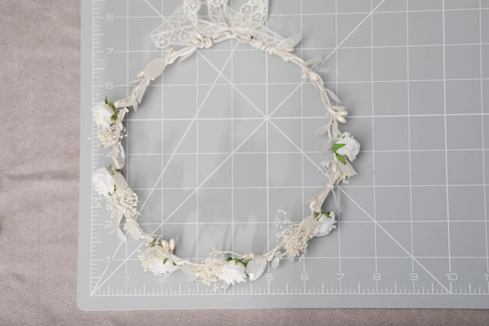 Communion wreath with white roses