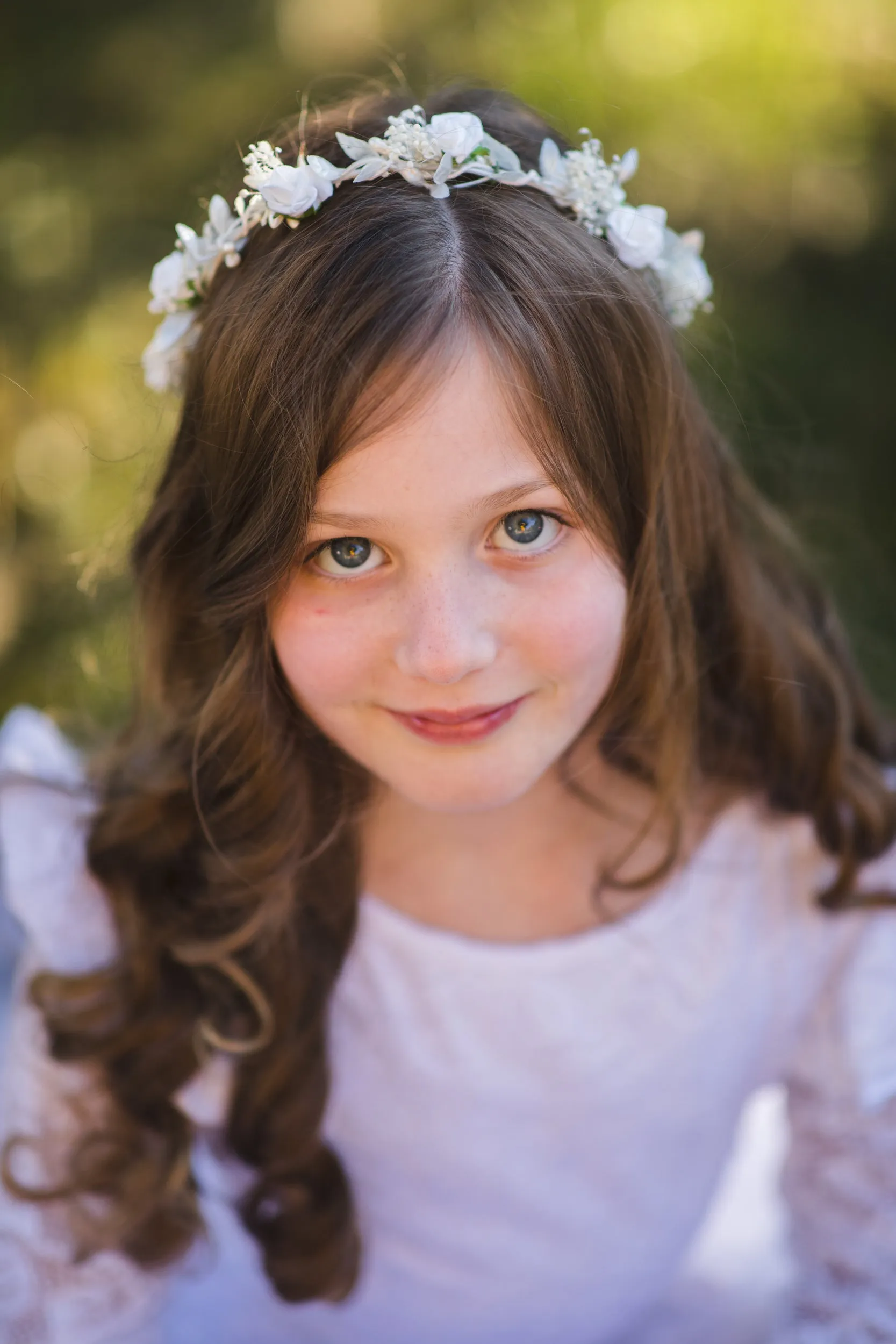 Communion wreath with white roses