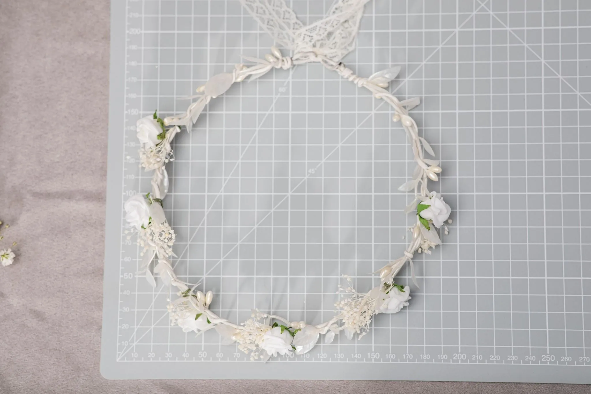 Communion wreath with white roses