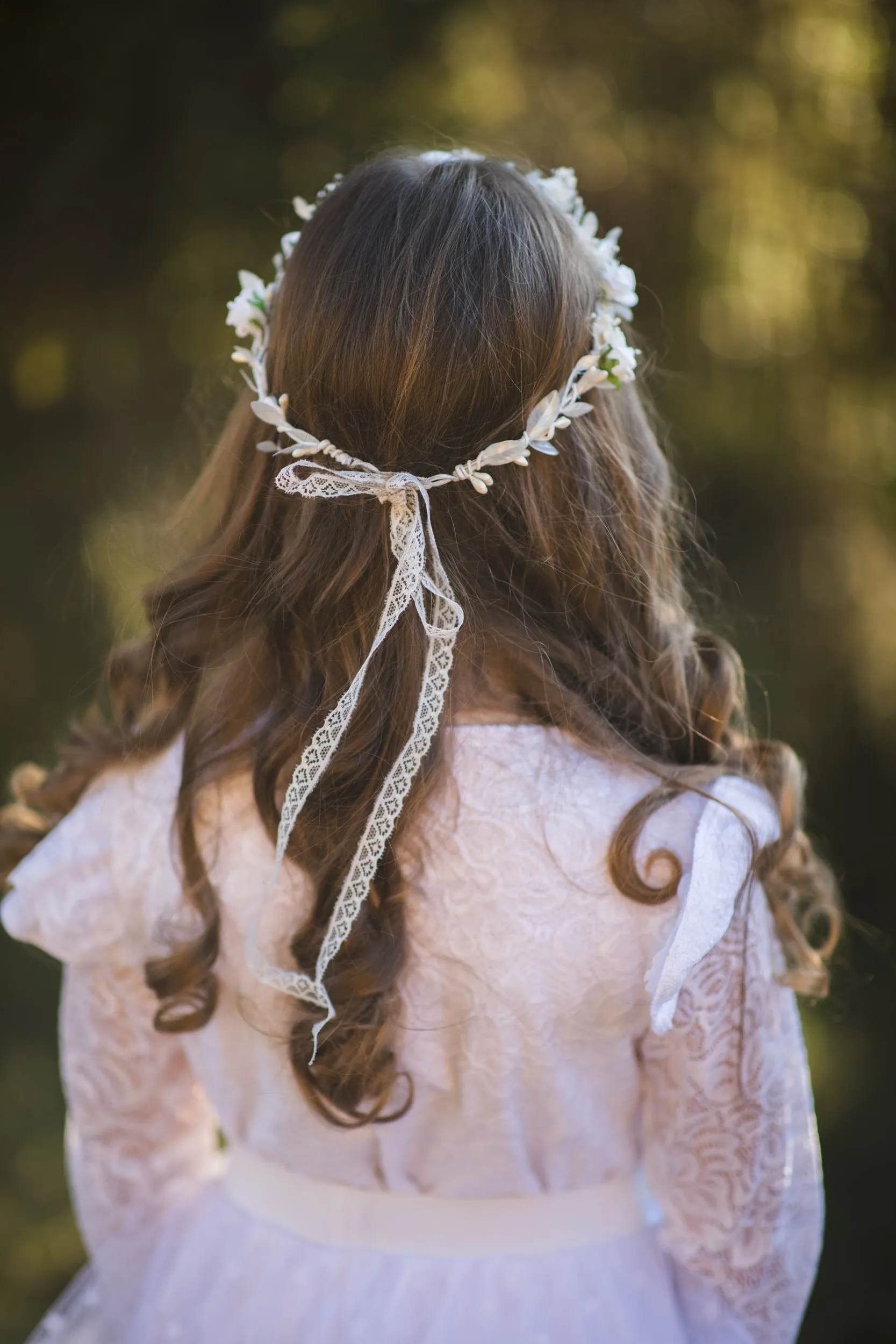 Communion wreath with white roses