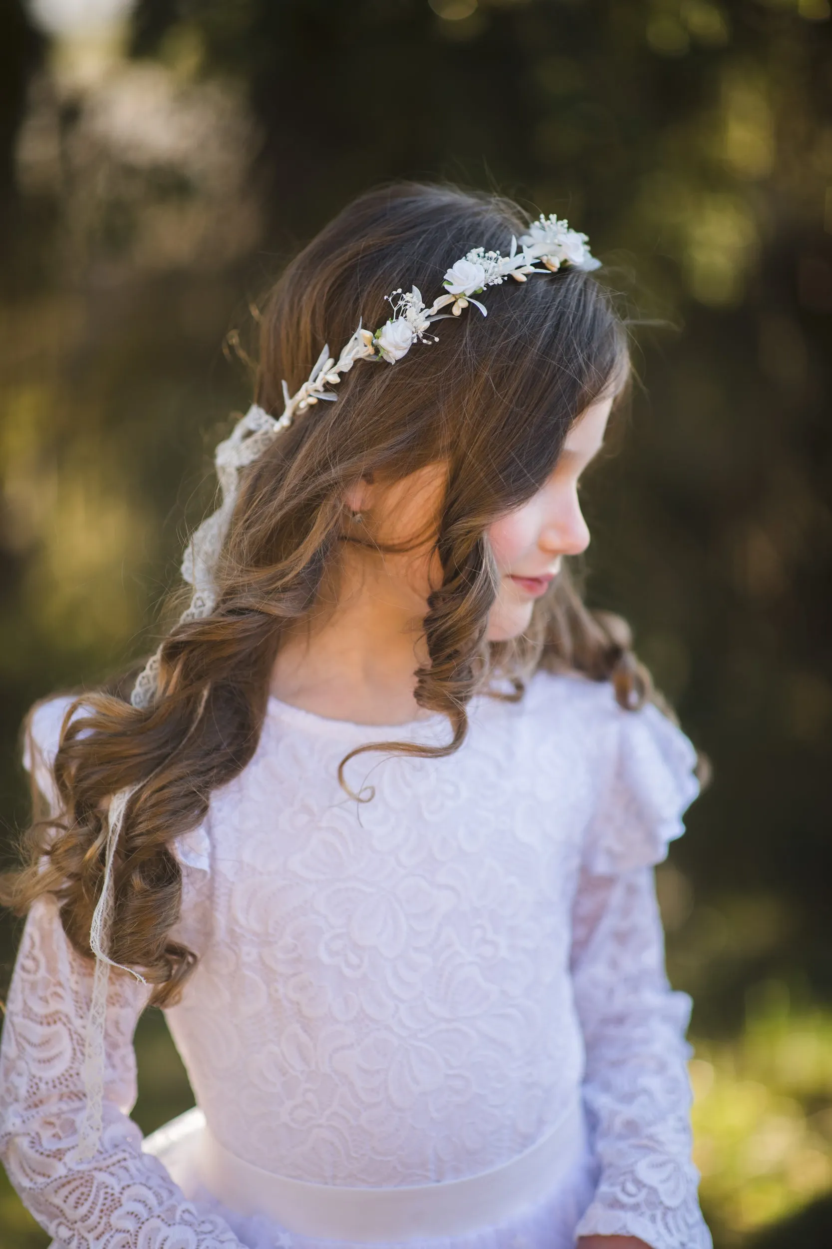 Communion wreath with white roses